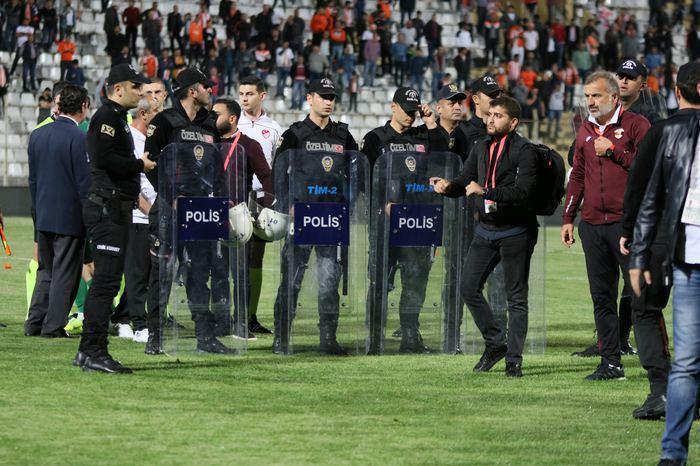 Adanaspor - Denizlispor maçında yumruklar konuştu
