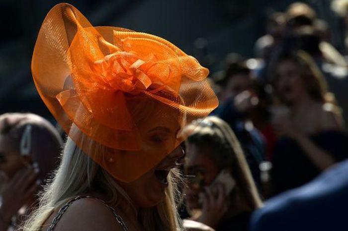 Grand National yarışlarına damga vuran kareler