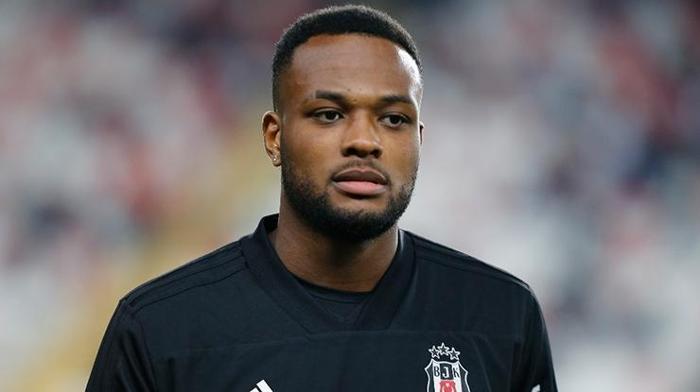 Beşiktaşta büyük temizlik Tam 10 ayrılık