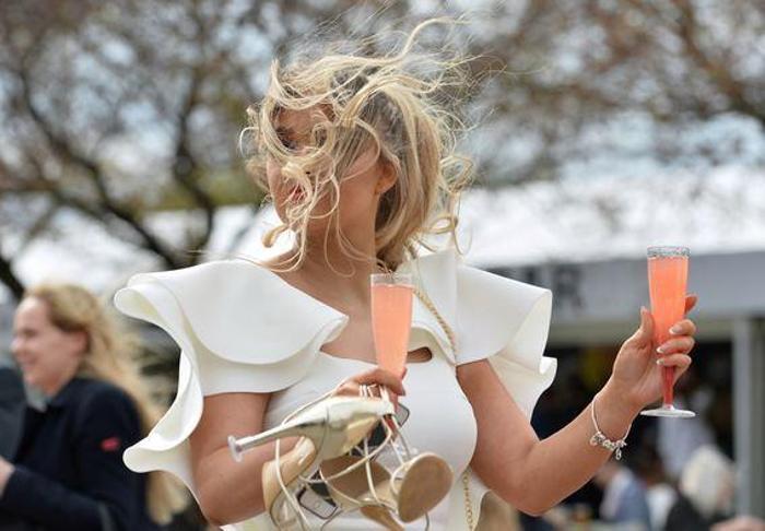 Grand National yarışlarına damga vuran kareler