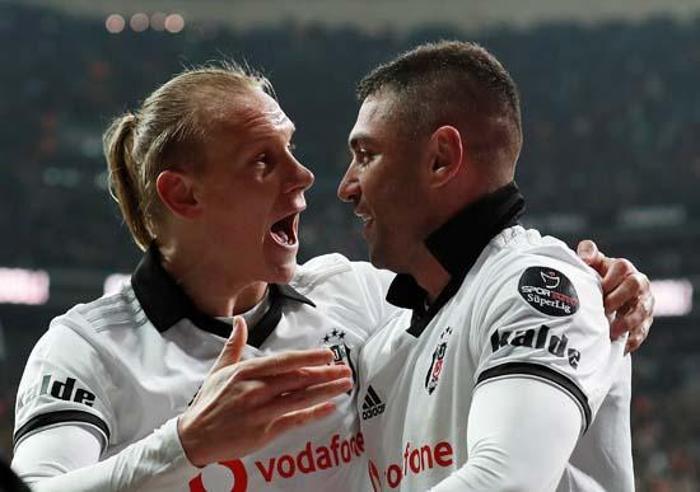 Beşiktaşta devam kararı alınan 3 yabancı...