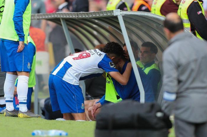 Portoda Alex Telles şoku İnanılmaz şanssızlık...