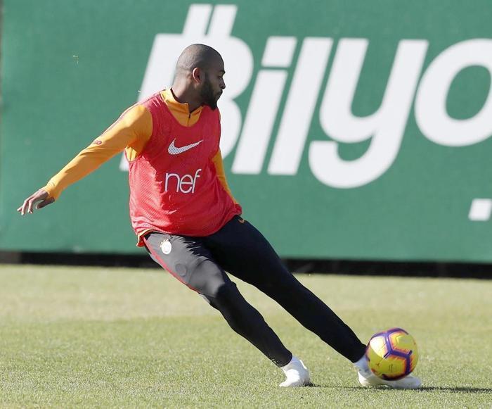 Avrupanın devleri Galatasaraylı Marcaonun peşinde