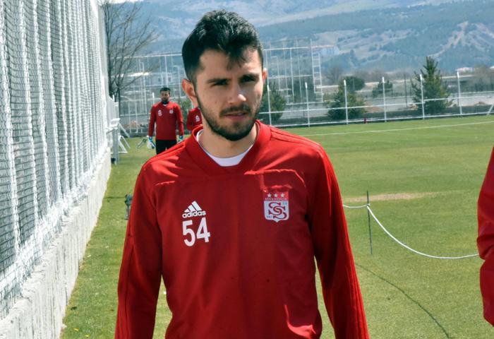 Devlerin gözü Süper Ligde