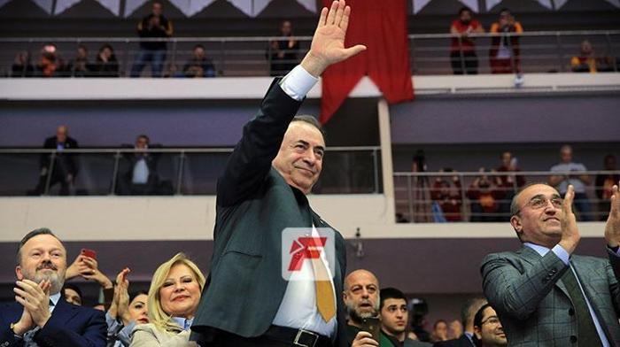 Galatasaray taraftarından Mustafa Cengize büyük destek: Cim Bom Bom halkındır, lisenin değil