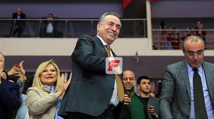 Galatasaray taraftarından Mustafa Cengize büyük destek: Cim Bom Bom halkındır, lisenin değil