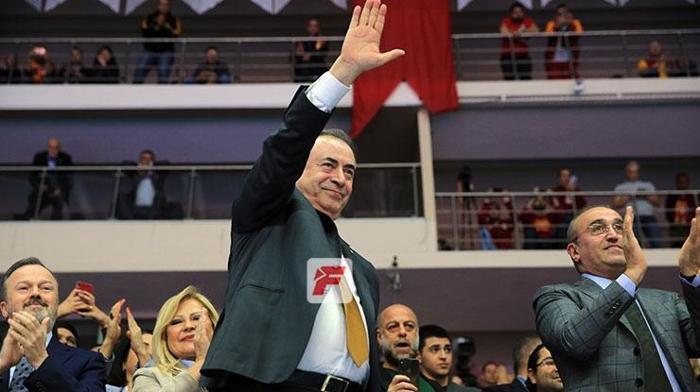 Galatasaray taraftarından Mustafa Cengize büyük destek: Cim Bom Bom halkındır, lisenin değil