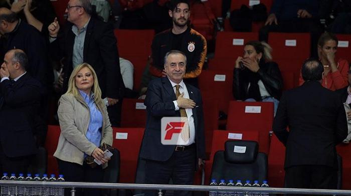 Galatasaray taraftarından Mustafa Cengize büyük destek: Cim Bom Bom halkındır, lisenin değil