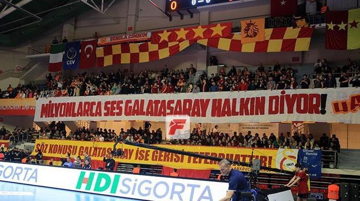 Galatasaray taraftarından Mustafa Cengize büyük destek: Cim Bom Bom halkındır, lisenin değil
