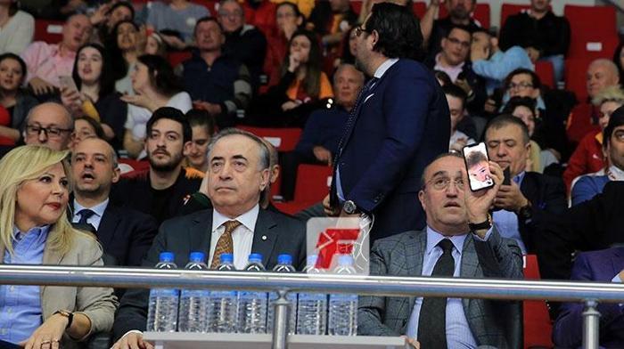 Galatasaray taraftarından Mustafa Cengize büyük destek: Cim Bom Bom halkındır, lisenin değil