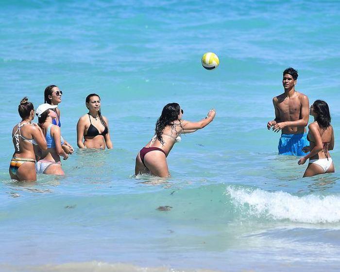 Miami sahilleri üniversitelilerle doldu
