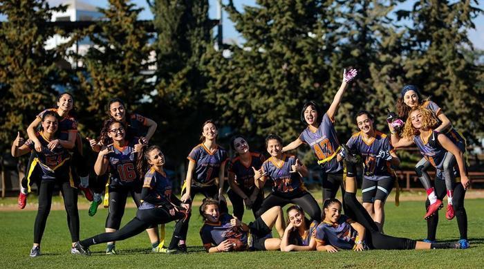 Flag futbol takımı nefes kesiyor