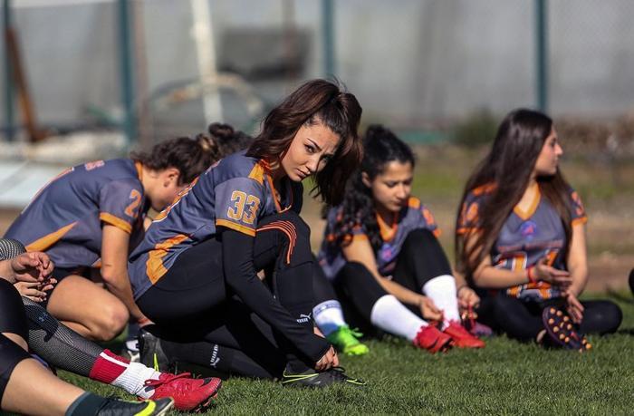 Flag futbol takımı nefes kesiyor