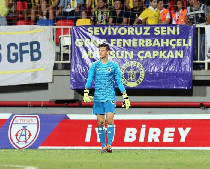 Fenerbahçeli Berke Özere İspanyol kancası