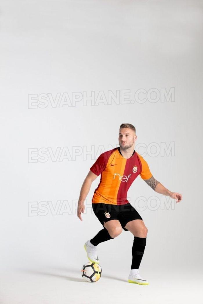 Galatasarayın yeni sezon formaları internete sızdı İşte Galatasarayın 2019-2020 sezonu formaları