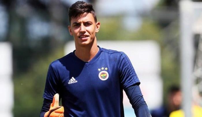 Fenerbahçeli Berke Özere İspanyol kancası