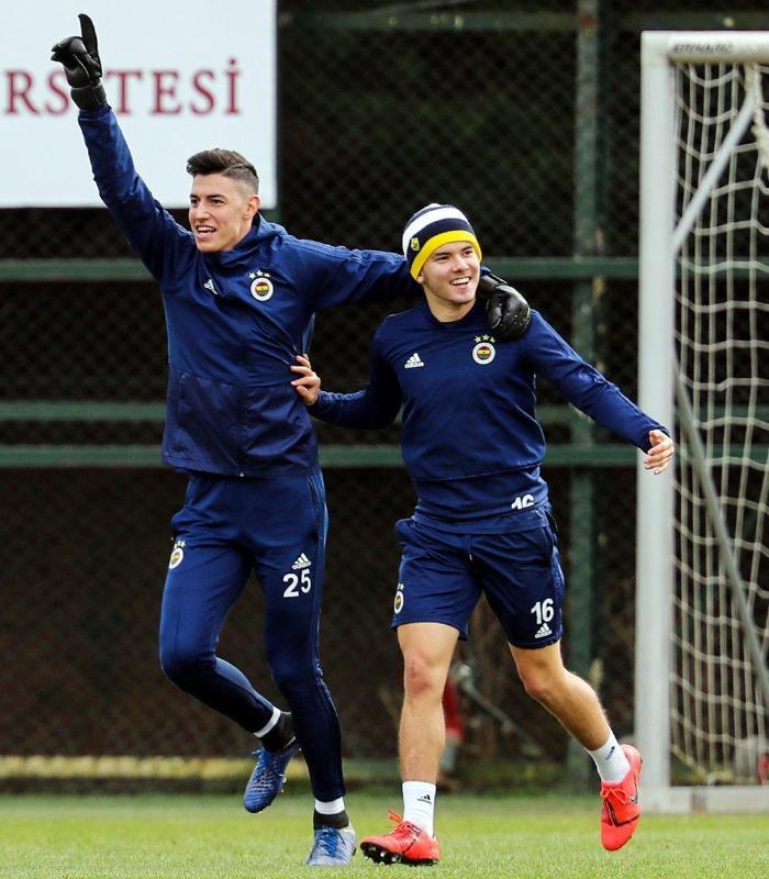 Fenerbahçeli Berke Özere İspanyol kancası