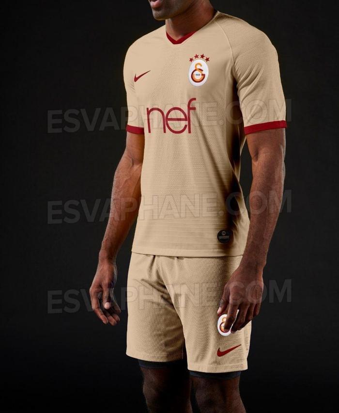Galatasarayın yeni sezon formaları internete sızdı İşte Galatasarayın 2019-2020 sezonu formaları