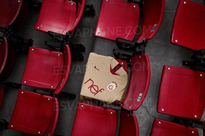 Galatasarayın yeni sezon formaları internete sızdı İşte Galatasarayın 2019-2020 sezonu formaları