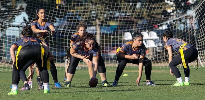 Flag futbol takımı nefes kesiyor