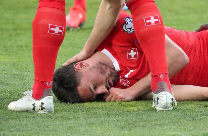 Fabian Schar bilincini kaybetti, yürekler ağızlara geldi