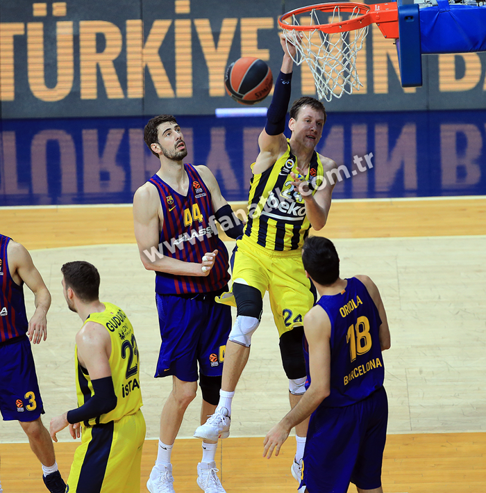 Fenerbahçe Beko - Barcelona Lassa maçından ekrana yansımayanlar