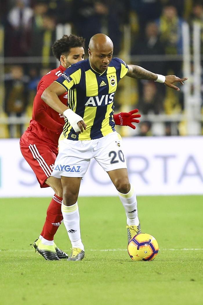 Fenerbahçe ve Galatasaray arasında sağ bek savaşı