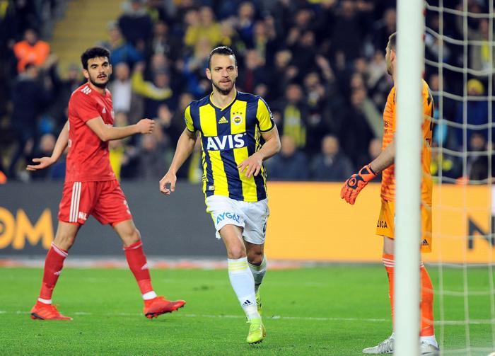 Geri dönüş olunca hemen onun adı gelir: Fener, Fener, Fener