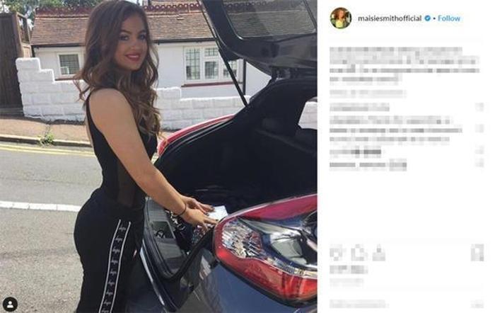 Maisie Smith hayatını Instagramda yaşıyor