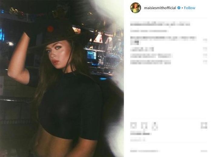 Maisie Smith hayatını Instagramda yaşıyor