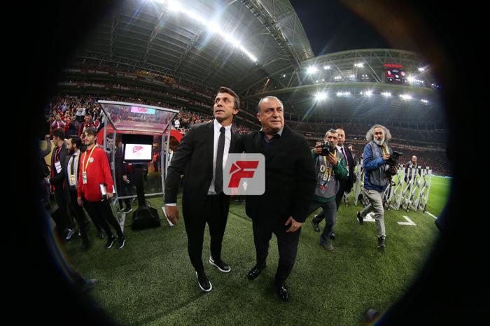 Fatih Terim o pozisyonun ardından çıldırdı