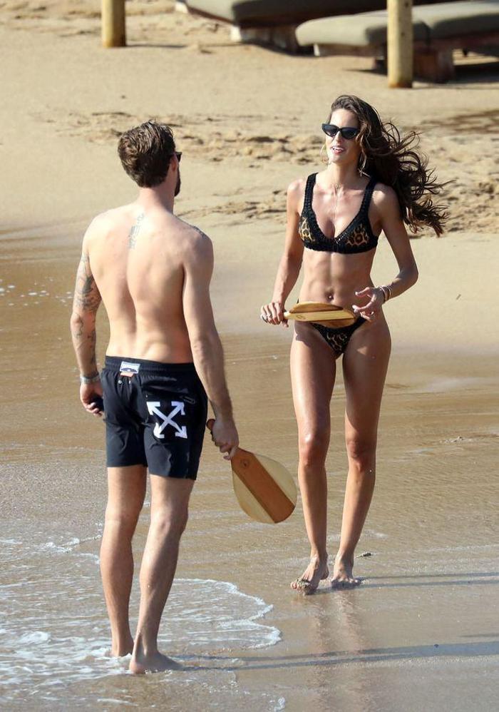 Kevin Trapp ve Izabel Goulartın aşk tatili