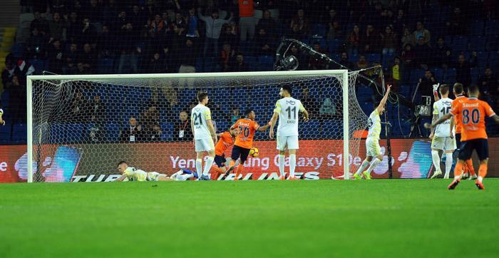 Fanatik yazarlarının Başakşehir- Fenerbahçe maçı yorumları