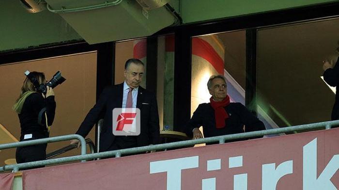 Fatih Terim o pozisyonun ardından çıldırdı