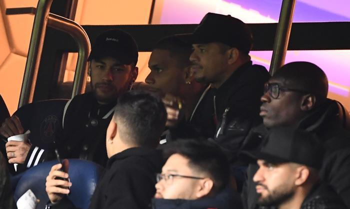 Paris Saint Germain elendi, Neymar küfretti