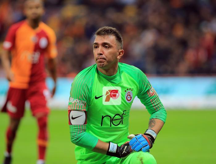 Fernando Muslera devleşti sosyal medya yıkıldı