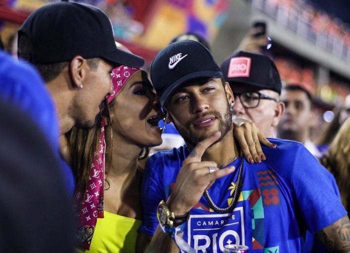 Neymar ve popstar Anittaın samimi anları