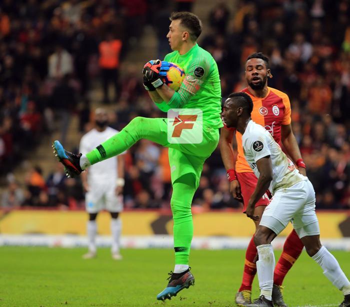 Fernando Muslera devleşti sosyal medya yıkıldı