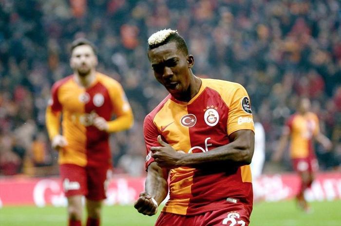 Galatasarayda Onyekuru yokları oynuyor Taraftar çıldırdı...