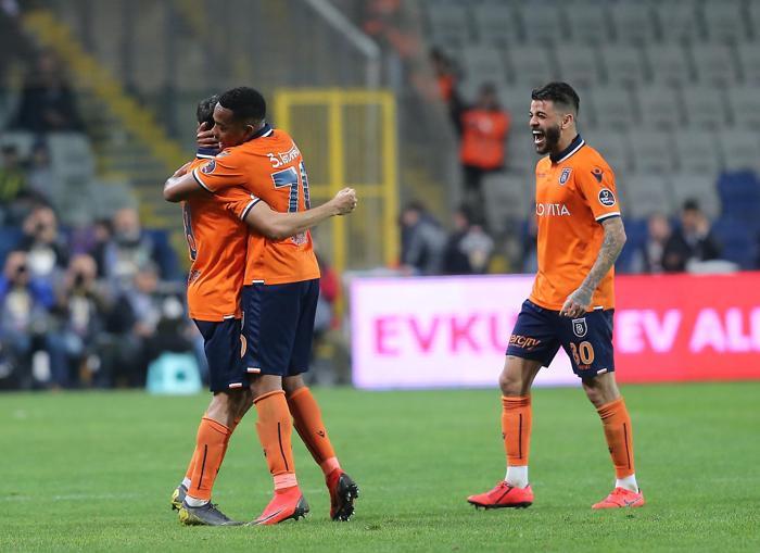 Fanatik yazarlarının Başakşehir- Fenerbahçe maçı yorumları
