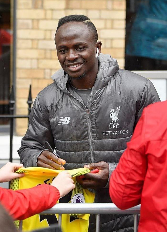 Liverpooldan derbi öncesi yürüyüş