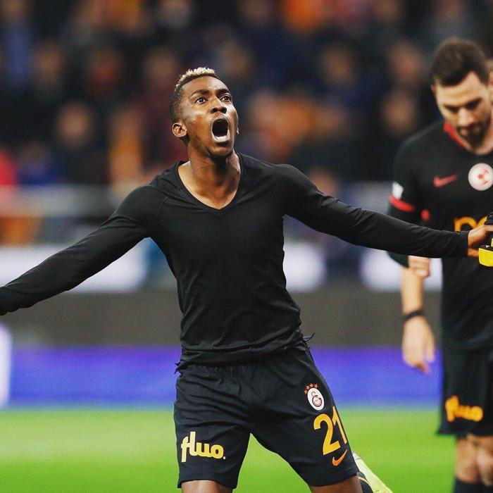 Galatasarayda Onyekuru yokları oynuyor Taraftar çıldırdı...