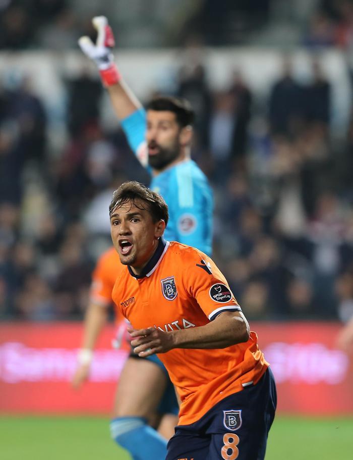 Fanatik yazarlarının Başakşehir- Fenerbahçe maçı yorumları