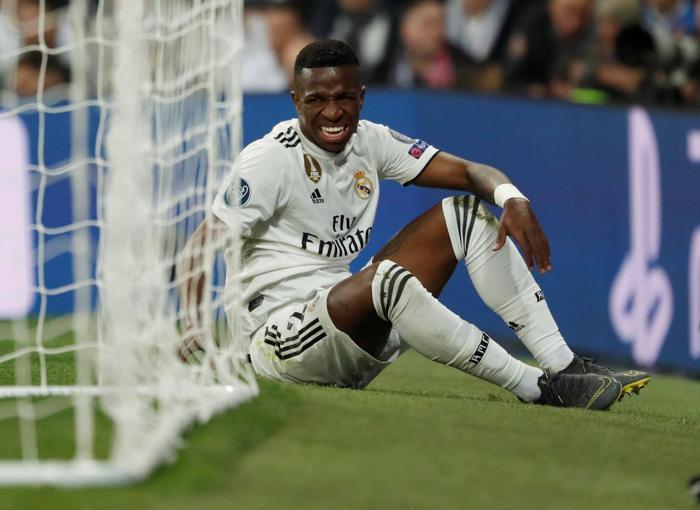 Real Madridli Vinicius Junior göz yaşlarına hakim olamadı