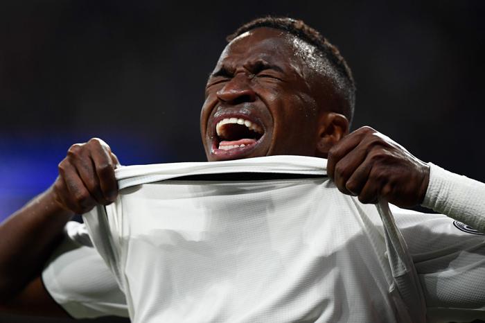 Real Madridli Vinicius Junior göz yaşlarına hakim olamadı