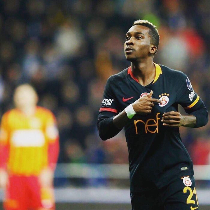 Galatasarayda Onyekuru yokları oynuyor Taraftar çıldırdı...