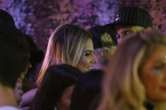 Neymar, seksi şarkıcı Rafaela Portoyla çılgınca eğlendi
