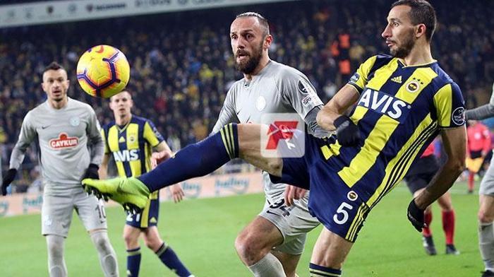 Fenerbahçe - Çaykur Rizespor maçında sürpriz konuk 19luk yıldızla...