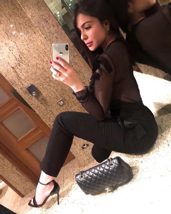 Emre Mor, Brezilyalı güzel Angelica Perladan aşk golü yedi