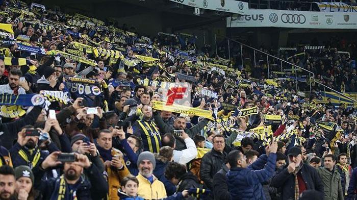 Fenerbahçe - Çaykur Rizespor maçında sürpriz konuk 19luk yıldızla...